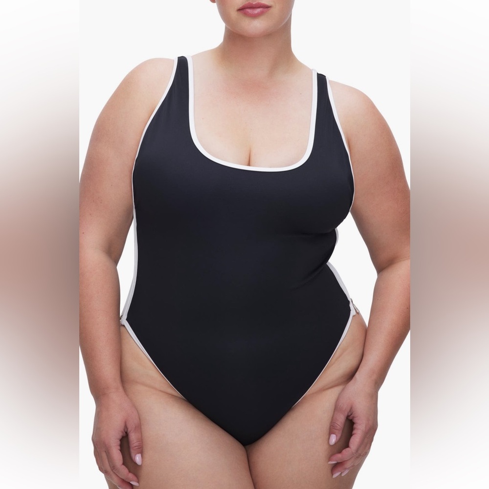 GOOD AMERICAN Black Varsity Lay Out One Piece Swimsuit - NWOT - 5XL